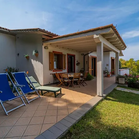 In 2 To 4 Persons With Large Garden 