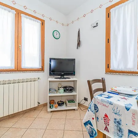 In 2 To 4 Persons With Large Garden 