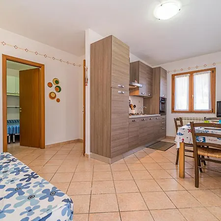 Apartment In 2 To 4 Persons With Large Garden 